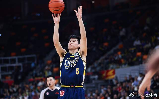 开云体育下载-根本不给机会！广东男篮两大新星逐渐被边缘化，杜锋任人唯亲？|陈家政|王洪泽|杜润旺|深圳男篮|张皓嘉_新浪体育_新浪新闻
